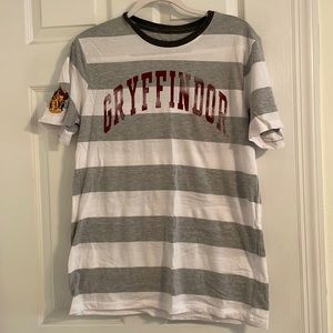 Harry Potter Universal Studios Gryfindor shirt